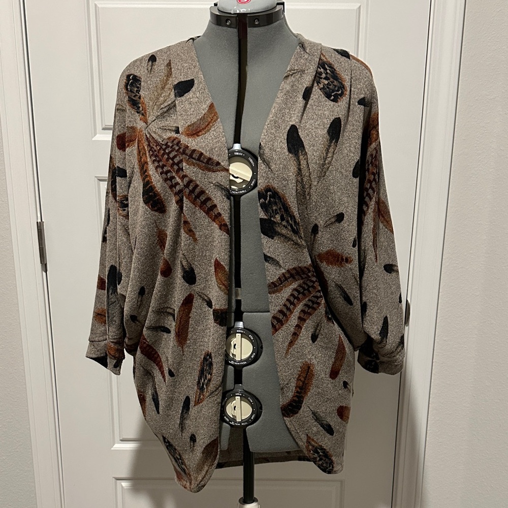 Elegant Feather Print Women's Cardigan
